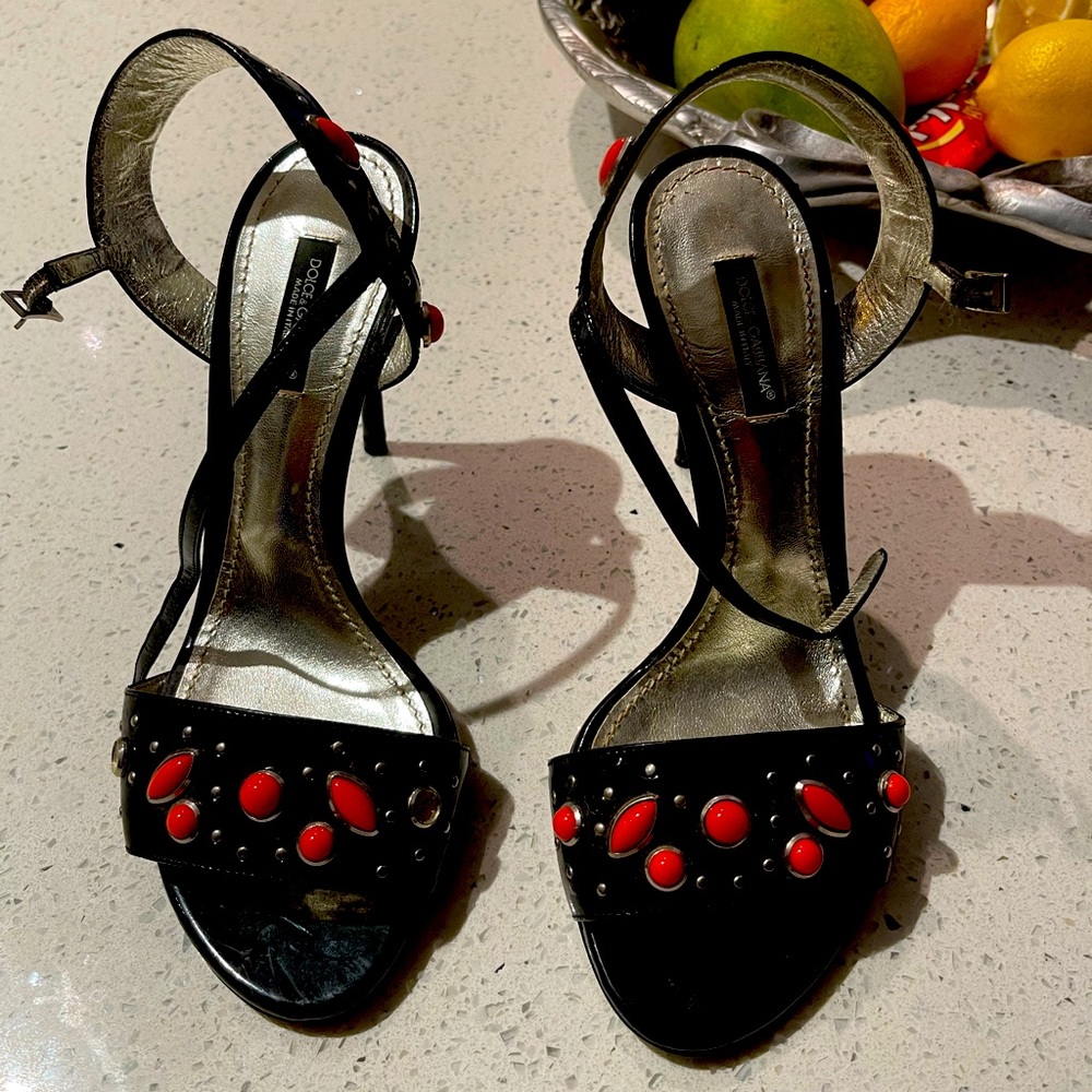 Dolce Gabbana Sandals / Size 8